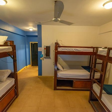 Gz Plan B Hostel Siem Reap Bagian luar foto