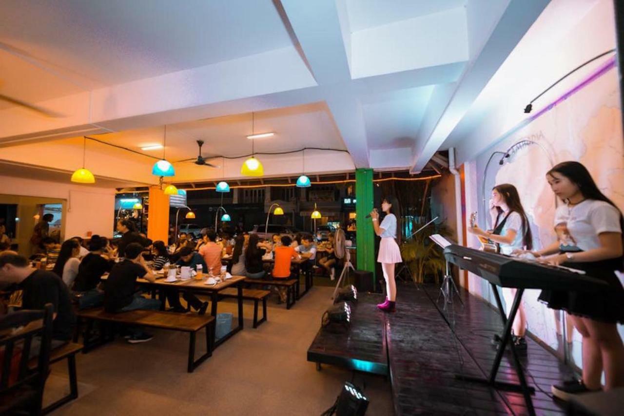 Gz Plan B Hostel Siem Reap Bagian luar foto