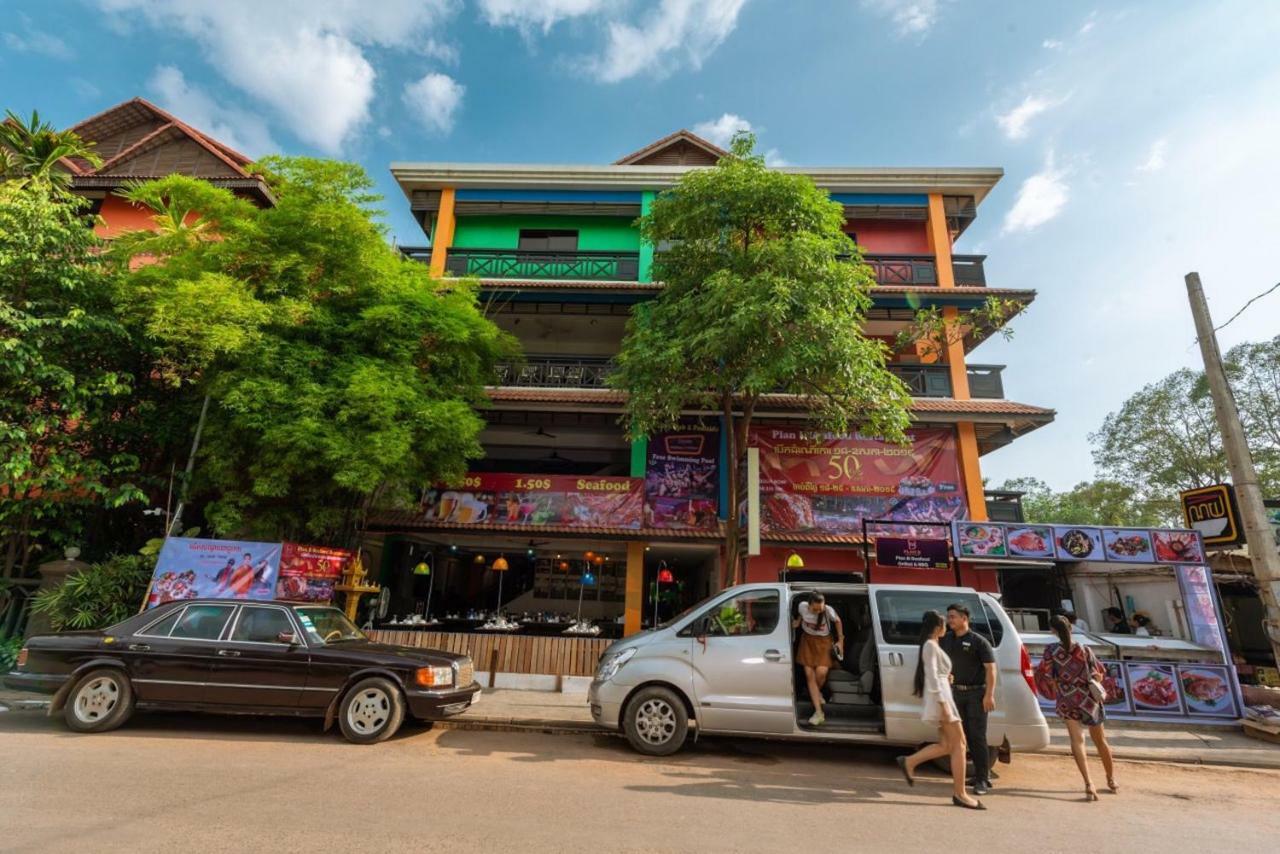 Gz Plan B Hostel Siem Reap Bagian luar foto