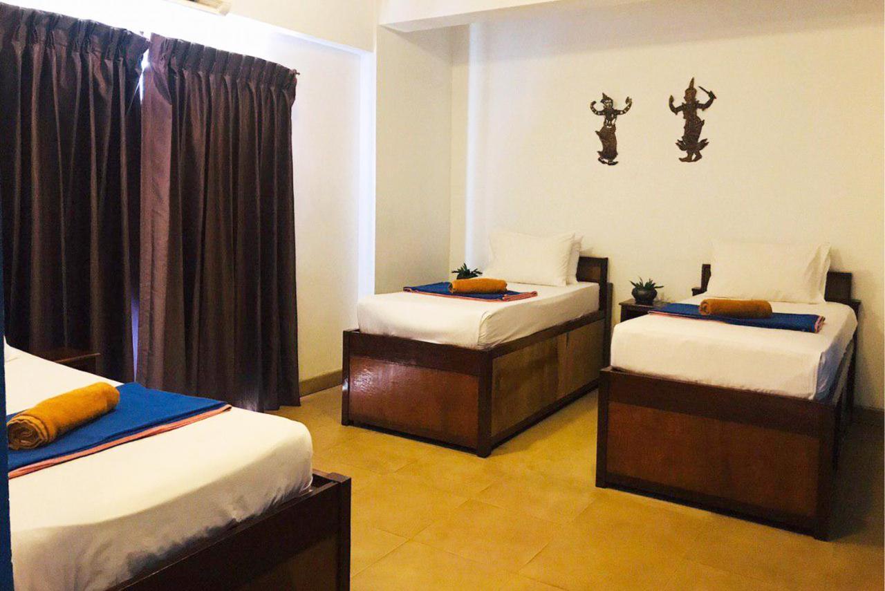 Gz Plan B Hostel Siem Reap Bagian luar foto