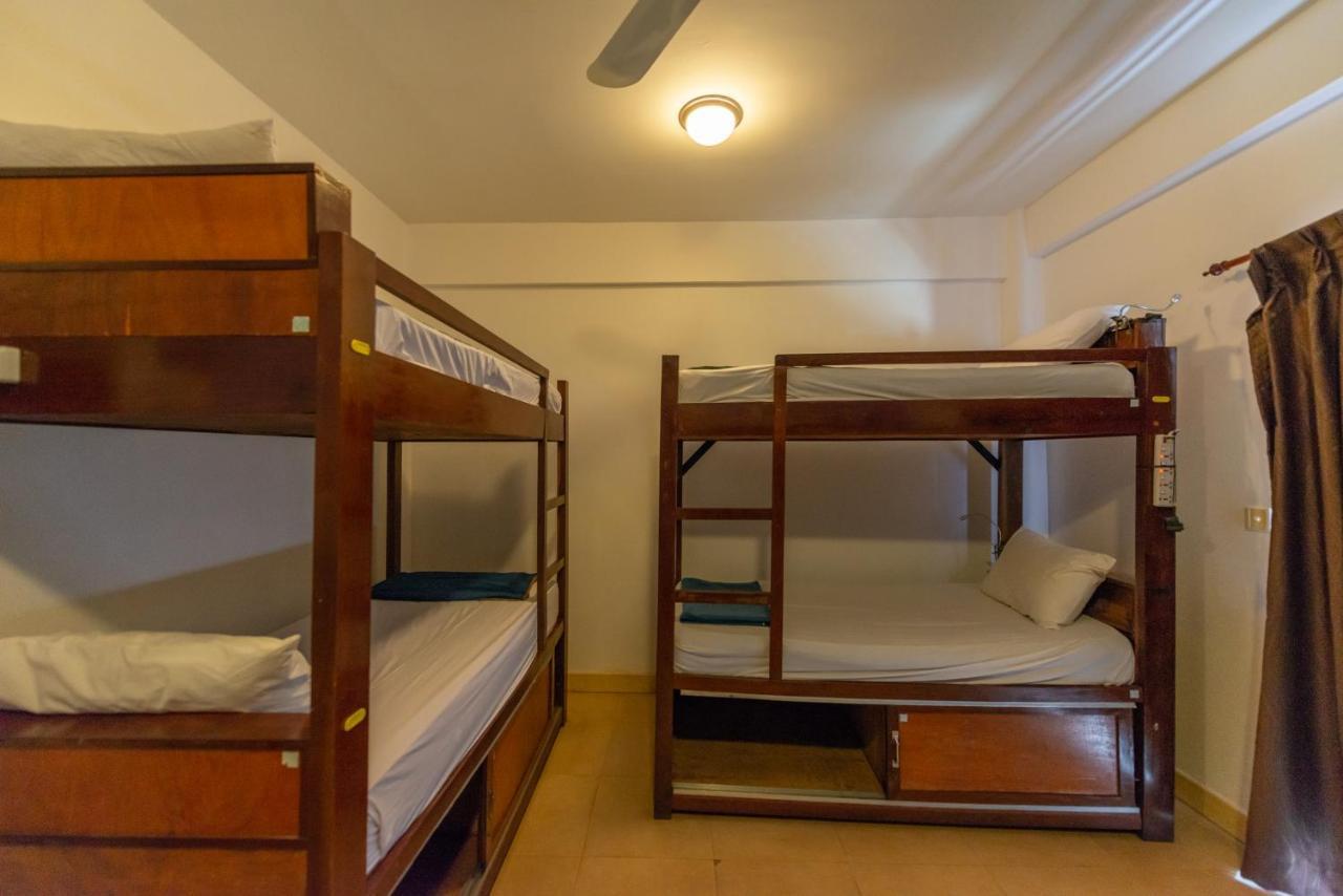 Gz Plan B Hostel Siem Reap Bagian luar foto