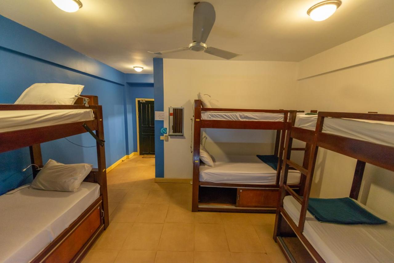 Gz Plan B Hostel Siem Reap Bagian luar foto