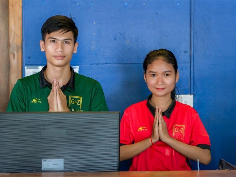 Gz Plan B Hostel Siem Reap Bagian luar foto