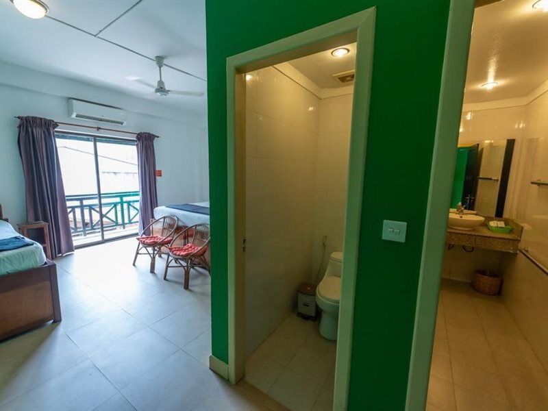 Gz Plan B Hostel Siem Reap Bagian luar foto